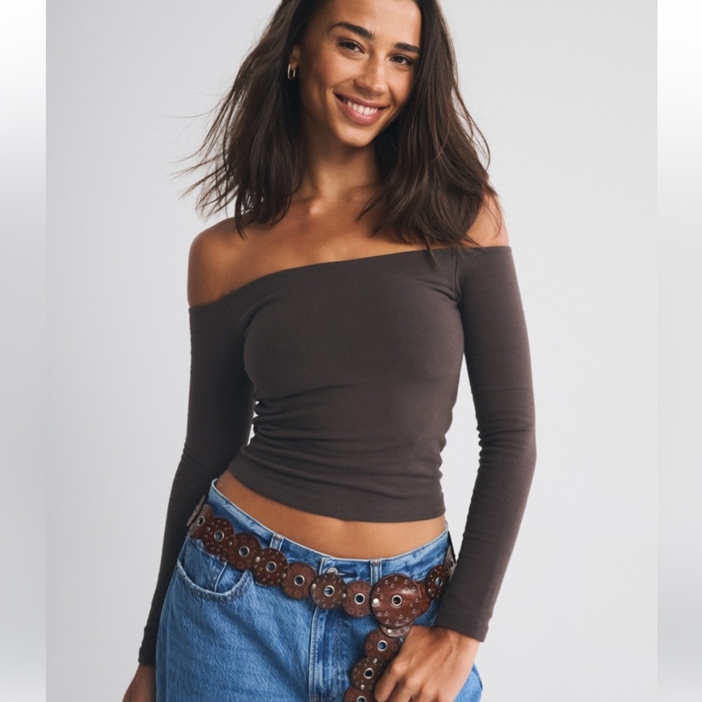 NWT Bra-Free Off-The-Shoulder Long-Sleeve Top M